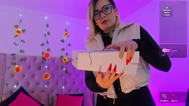 CandieGilson   online show from 8, 10, 2025