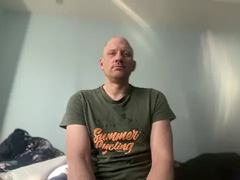 Krzysiekg123 online show from 20, 2, 2025