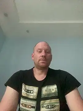 Krzysiekg123 online show from 21, 12, 2025