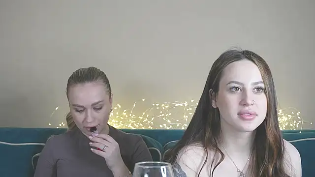 Snapshot of girlstirp chatting on 28, 2, 2025 girlstirp online show from 28, 2, 2025