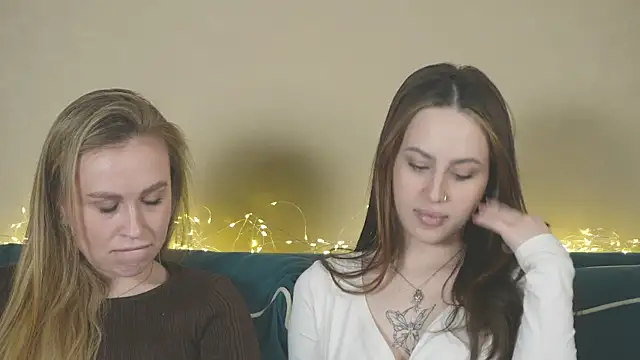Snapshot of girlstirp chatting on 1, 3, 2025 girlstirp online show from 1, 3, 2025