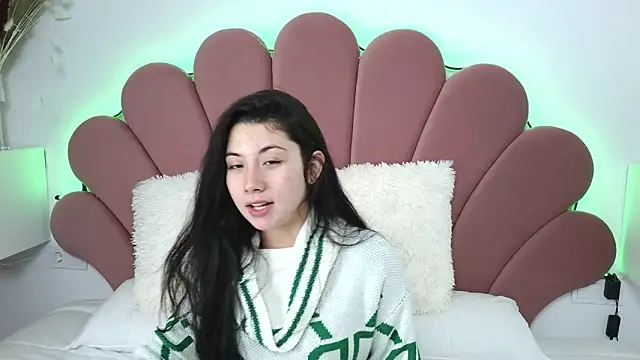 ScarlletRays online show from 1, 3, 2025