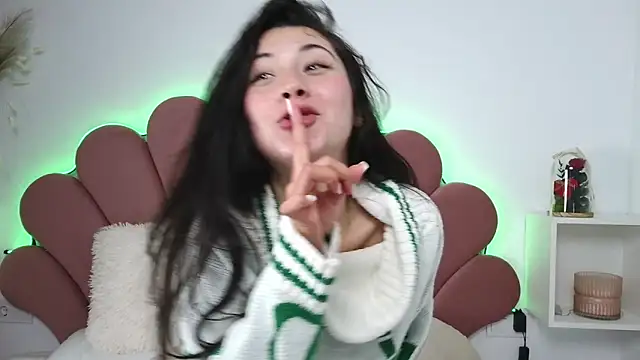 ScarlletRays online show from 1, 3, 2025