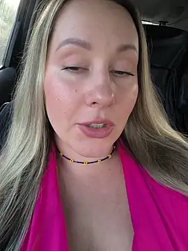 Mona Plus online show from 3, 12, 2025