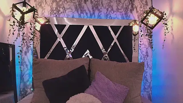 charlotte bluee online show from 6, 10, 2025