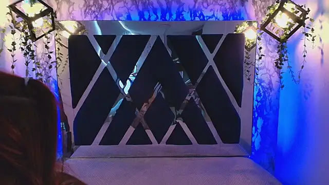 charlotte bluee online show from 18, 11, 2025