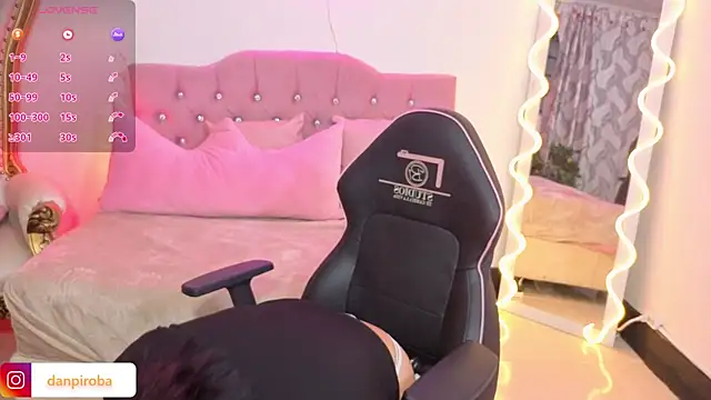 LUDO KITTY TAY online show from 15, 10, 2025