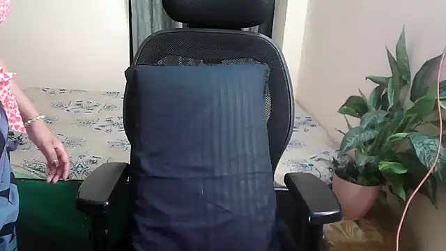 Snapshot of megancatluna chatting on 4, 4, 2026 megancatluna online show from 4, 4, 2026