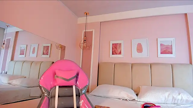 Annie rhoades online show from 16, 12, 2025