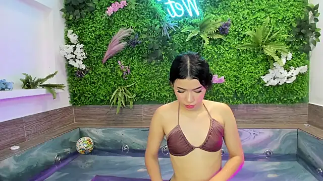 Arii moon online show from 18, 3, 2025