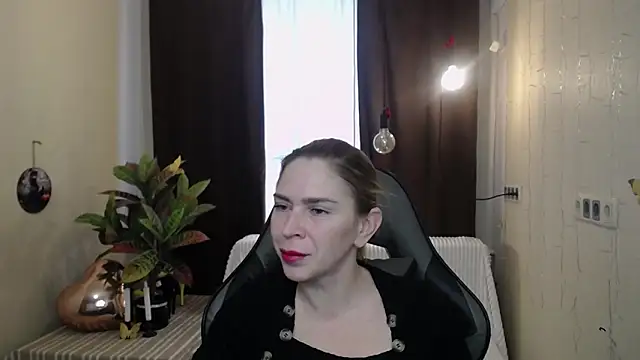 Snapshot of TessaDaybreak chatting on 27, 2, 2025 TessaDaybreak online show from 27, 2, 2025