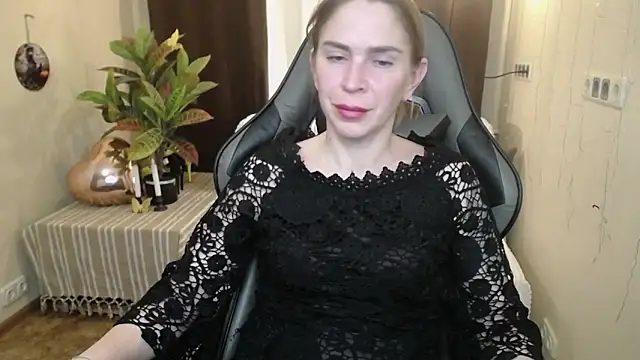 Snapshot of TessaDaybreak chatting on 27, 2, 2025 TessaDaybreak online show from 27, 2, 2025
