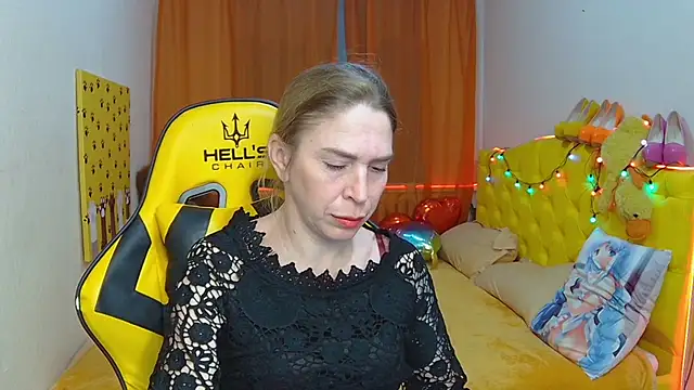 Snapshot of TessaDaybreak chatting on 1, 3, 2025 TessaDaybreak online show from 1, 3, 2025