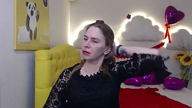 Snapshot of TessaDaybreak chatting on 4, 3, 2025 TessaDaybreak online show from 4, 3, 2025
