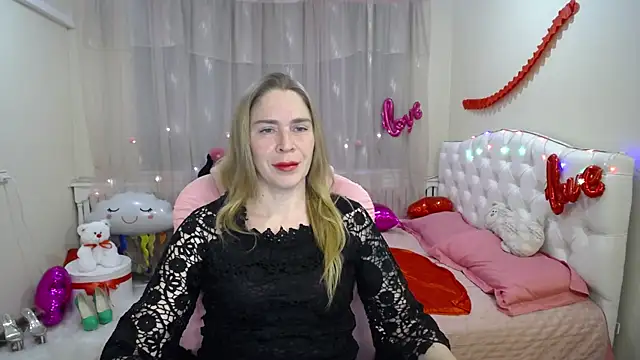 Snapshot of TessaDaybreak chatting on 5, 3, 2025 TessaDaybreak online show from 5, 3, 2025