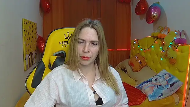 Snapshot of TessaDaybreak chatting on 7, 3, 2025 TessaDaybreak online show from 7, 3, 2025