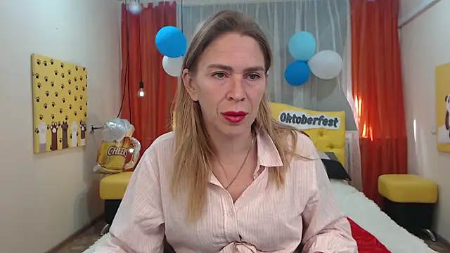 Snapshot of TessaDaybreak chatting on 25, 9, 2025 TessaDaybreak online show from 25, 9, 2025