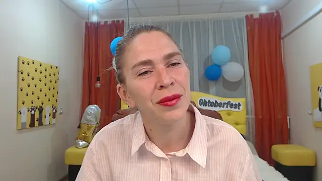 Snapshot of TessaDaybreak chatting on 27, 9, 2025 TessaDaybreak online show from 27, 9, 2025
