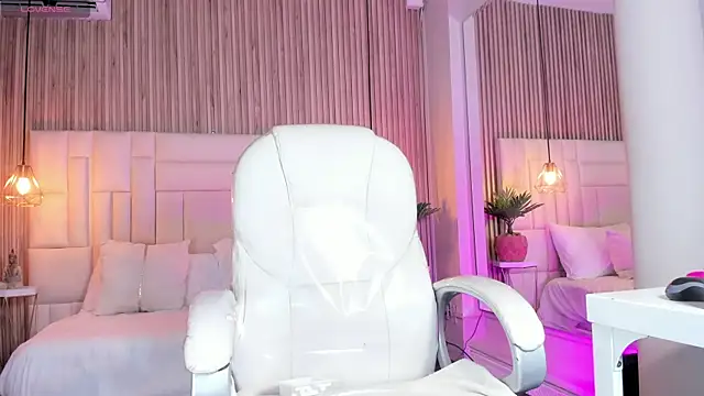 MelanieHillss online show from 29, 10, 2025