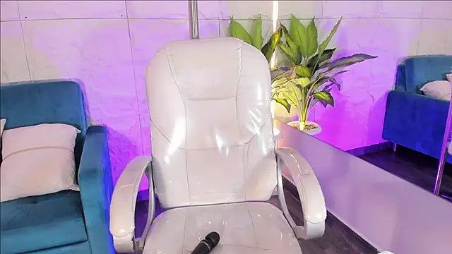 Snapshot of MelanieHillss chatting on 11, 2, 2026 MelanieHillss online show from 11, 2, 2026