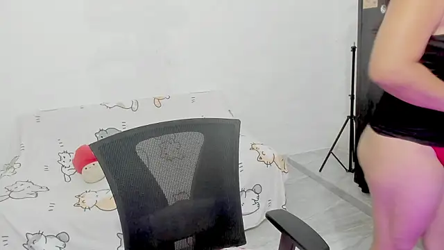 Naoko 7w7 online show from 2, 12, 2025