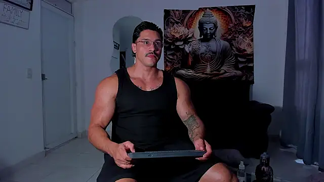 Valentino Dosantos  online show from 4, 11, 2025