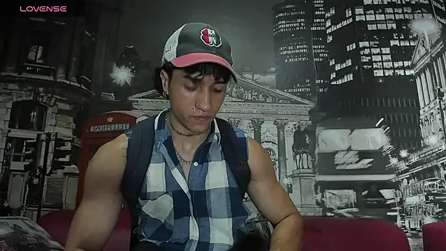 Snapshot of KaryBig3 chatting on 4, 3, 2025 KaryBig3 online show from 4, 3, 2025
