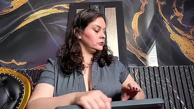 AmandaKovich online show from 4, 2, 2026