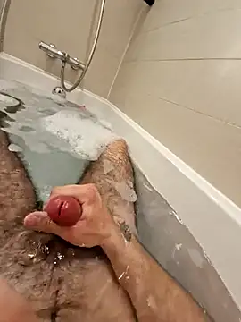 Lezoz  online show from 8, 3, 2025