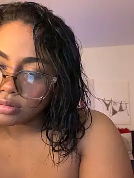 Snapshot of Dahiana_Giil chatting on 24, 9, 2025 Dahiana Giil online show from 24, 9, 2025