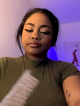 Snapshot of Dahiana_Giil chatting on 29, 9, 2025 Dahiana Giil online show from 29, 9, 2025