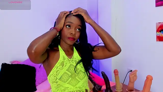 Snapshot of naomy_68 chatting on 19, 12, 2025 naomy 68 online show from 19, 12, 2025