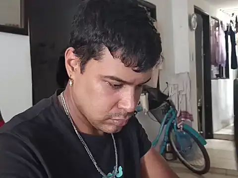 Snapshot of juniorguty chatting on 9, 11, 2025 juniorguty online show from 9, 11, 2025