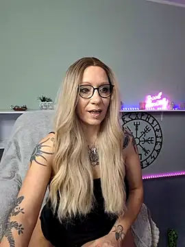 Janina Secrets online show from 1, 3, 2025