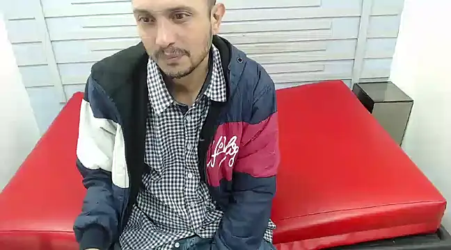 JhonTorres018 online show from 27, 2, 2025