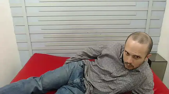 JhonTorres018 online show from 1, 3, 2025