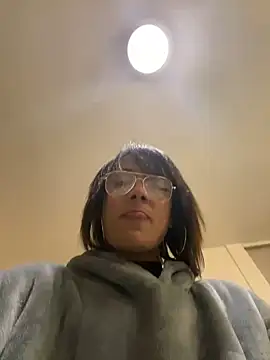 Queenblackx1 online show from 8, 3, 2025