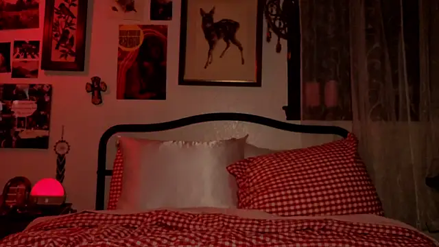 sinfulblonde1 online show from 25, 9, 2025