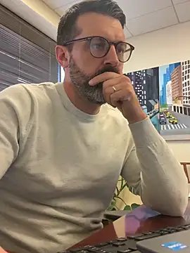 plaintreebull online show from 17, 3, 2026