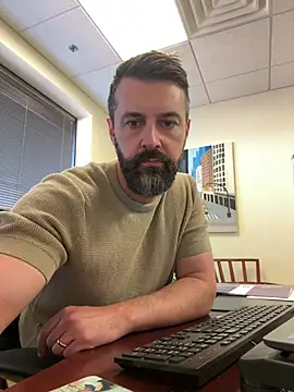 plaintreebull online show from 30, 6, 2026