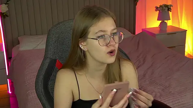 EveMundie online show from 22, 10, 2025