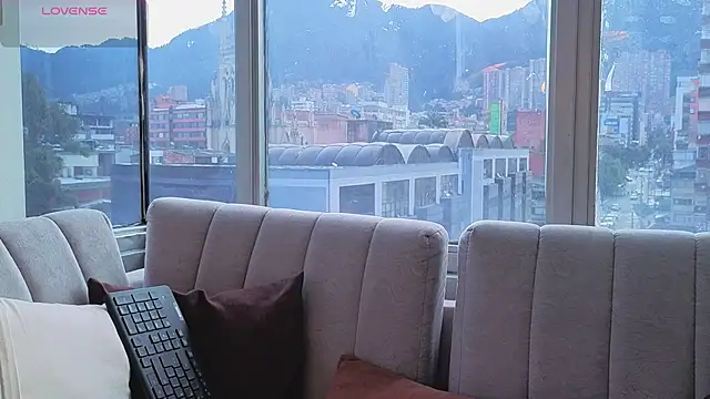 Snapshot of Ivanna_West chatting on 2, 2, 2026 Ivanna West online show from 2, 2, 2026