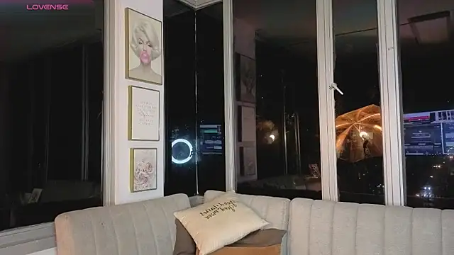 Snapshot of Ivanna_West chatting on 3, 2, 2026 Ivanna West online show from 3, 2, 2026