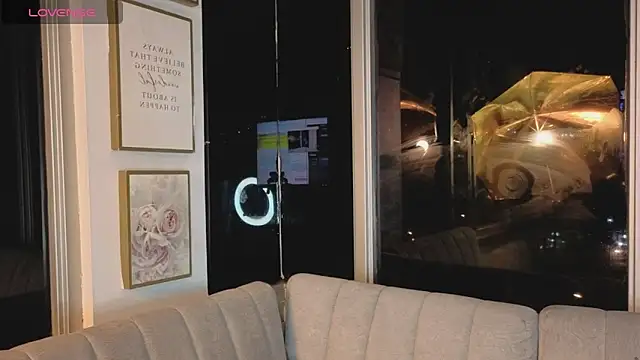 Snapshot of Ivanna_West chatting on 3, 3, 2026 Ivanna West online show from 3, 3, 2026