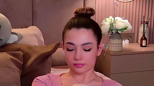 Alice Deleon online show from 17, 2, 2025