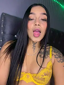 Snapshot of Emily_sharlot chatting on 17, 6, 2026 Emily sharlot online show from 17, 6, 2026
