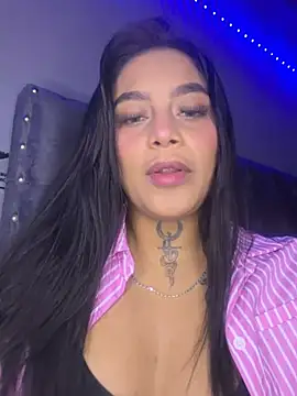 Snapshot of Emily_sharlot chatting on 6, 7, 2026 Emily sharlot online show from 6, 7, 2026