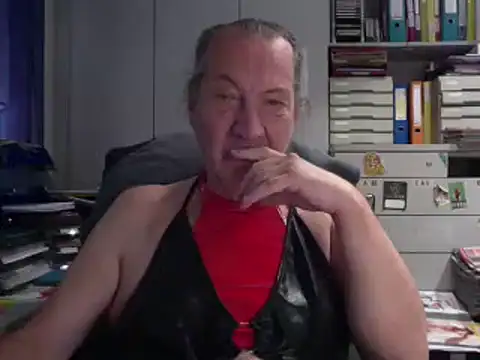 HMStraps01 online show from 10, 10, 2025