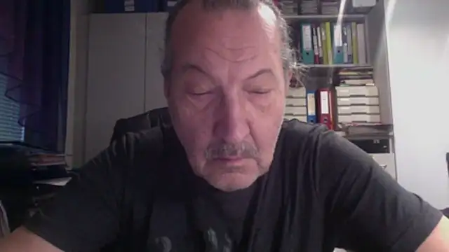 HMStraps01 online show from 17, 12, 2025