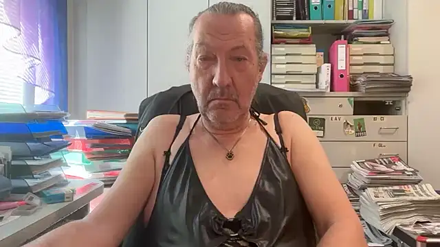 HMStraps01 online show from 31, 5, 2026